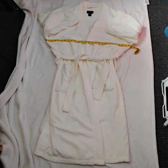 Collective Concepts White Robe - Picture 2 of 2